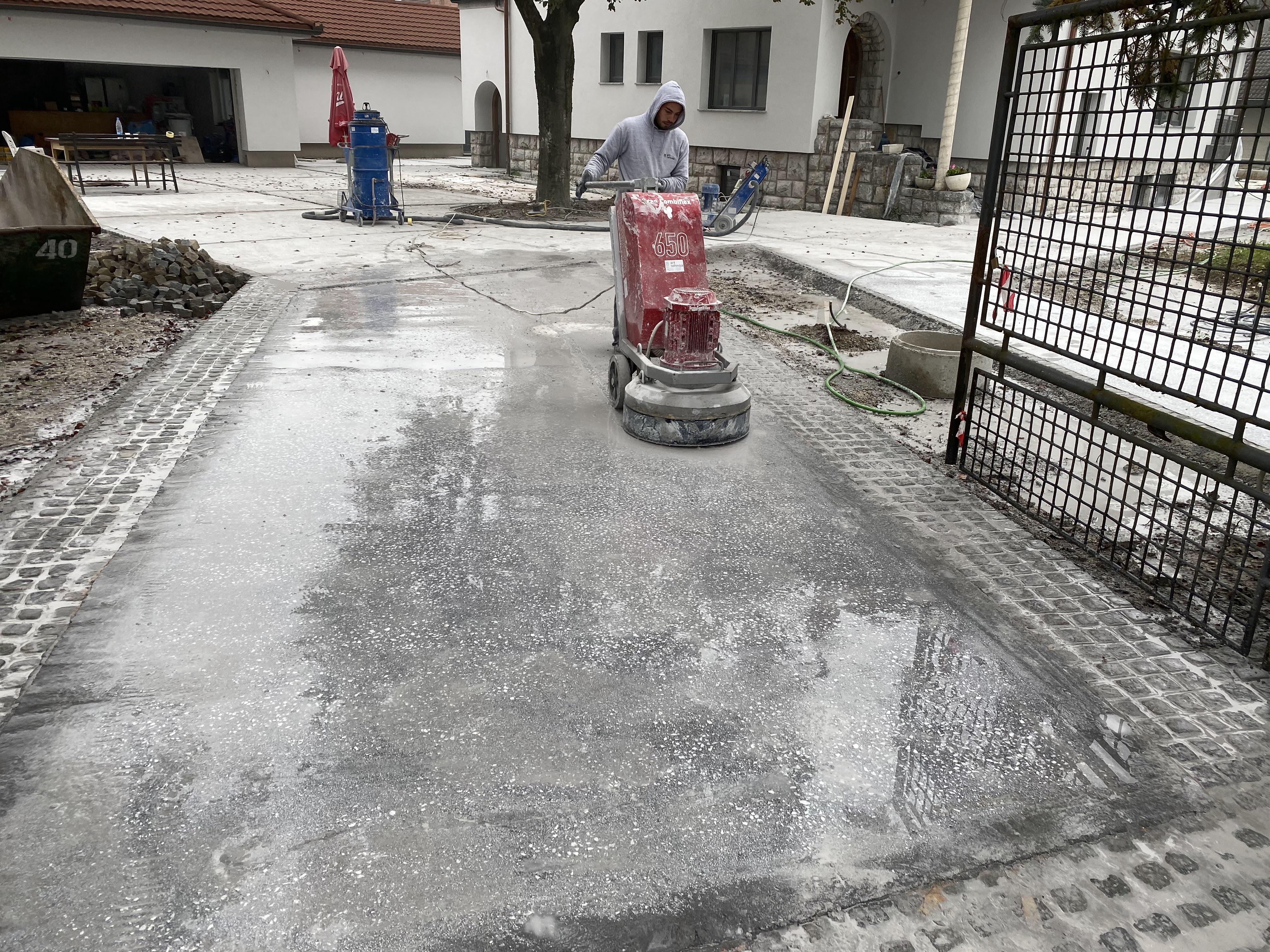Betonski tlaki v prostoru 4